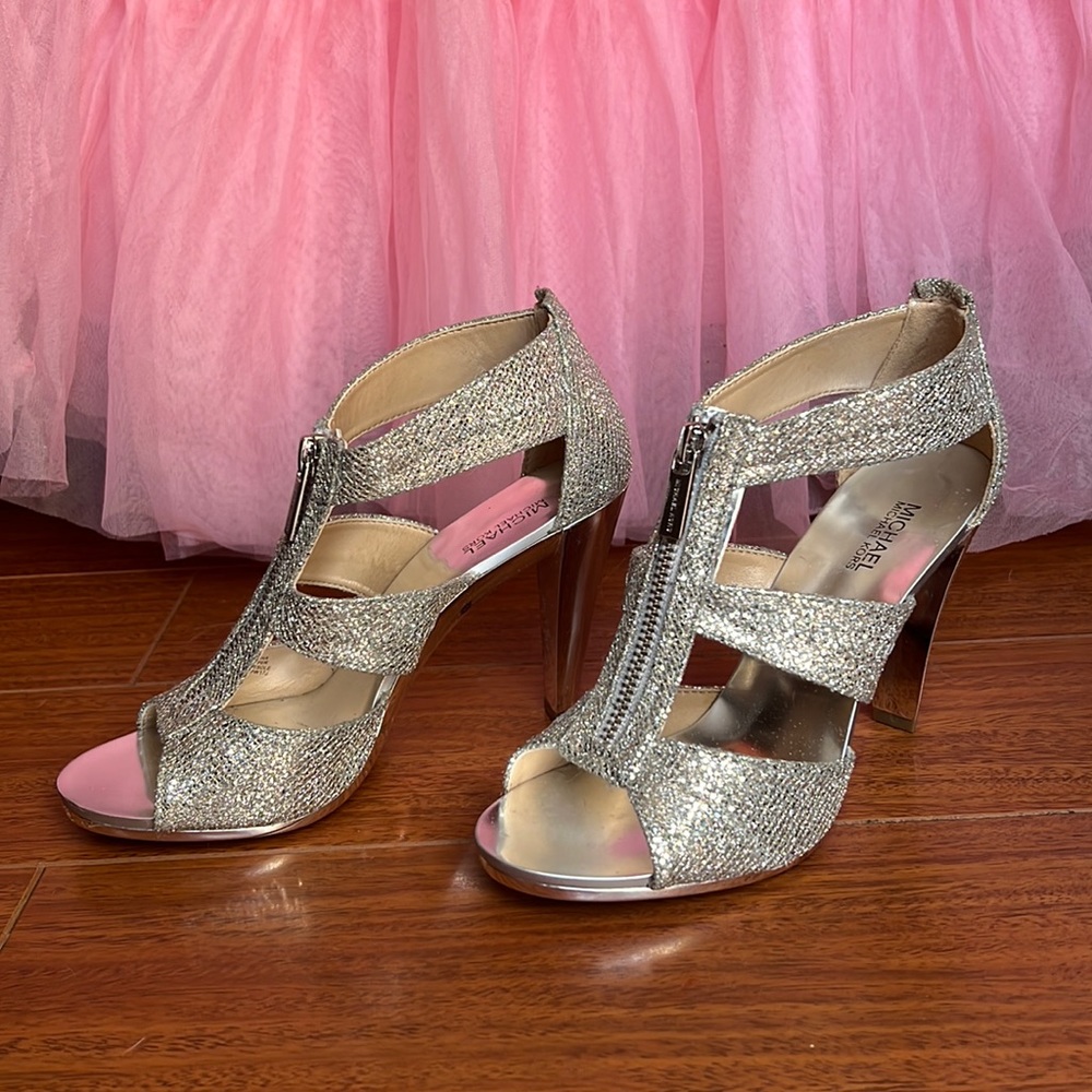 Michael Kors sz 6 zip up silver glitter sandal heels